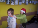 2007-2008-kl-i-teczowa-zabawa-swiateczna-zapracowany-mikolaj-11