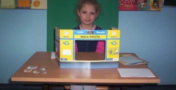 2007-2008 kl.I Tęczowa. Zabawa w pocztę, liczymy monety i banknoty