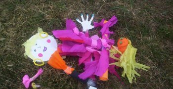 2007-2008 kl.I Tęczowa i Kolorowa. Palimy marzannę.