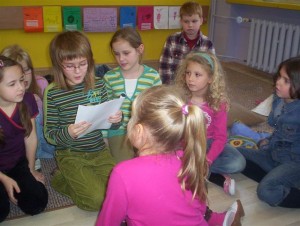 Bajki napisane przez uczniów na konkurs Z bajką przez życie – kl.II tęczowa