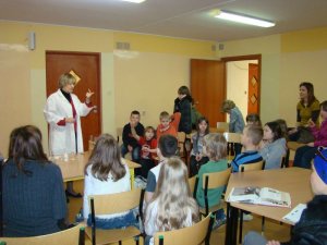 Lekcja biblioteczna z Panią Niną 2011