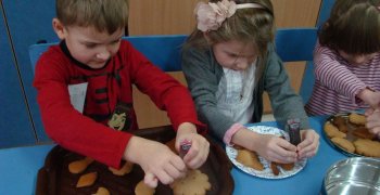 Pierniczki i kiermasz świąteczny