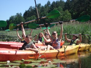 Pożegnanie klasy VI zielonej – spływ kajakowy