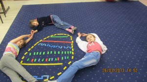 Ciekawe kombinacje- pisanki z klocków