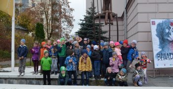 Zerówka i klasy I z wizytą w Teatrze Lalek