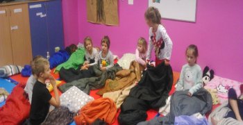 Mikołajkowe nocowanie klas I