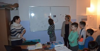 Dlaczego żarówka świeci