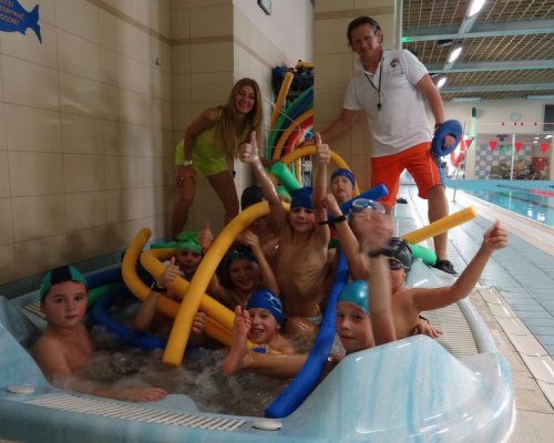 SWIMMING SHOW STOJEDYNKA PŁYWA