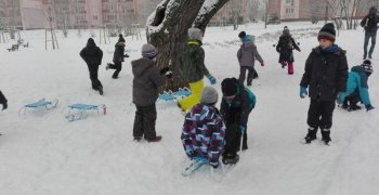 Zabawy na śniegu – klasa II bursztynowa