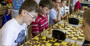 Turniej szachowy o V i IV kategorię