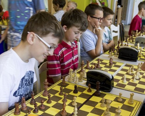 Turniej szachowy o V i IV kategorię