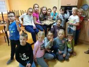 Kruche ciasto z budyniową bezą