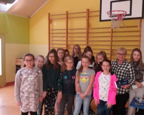 Między nami kobietkami