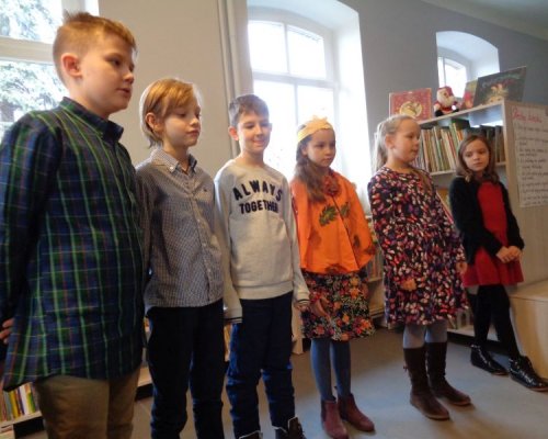 Przedstawienie w bibliotece