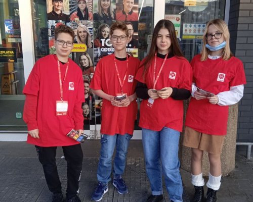 Tak. Pomagam! Tak. Pomagam!