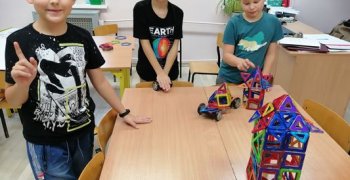 MAGFORMERS SET Konstruowanie budynku szkoły