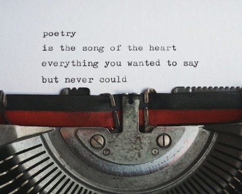 (Polski) Konkurs recytatorski “Kobieca poezja”