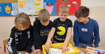 (Polski) Kreatywne konstrukcje z Lego Spike w czasie ferii