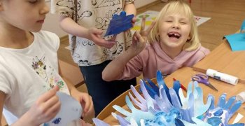 (Polski) Pani Zima i ciekawe gry podczas ferii