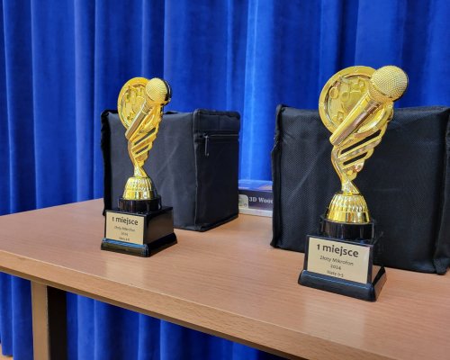 (Polski) Złoty mikrofon